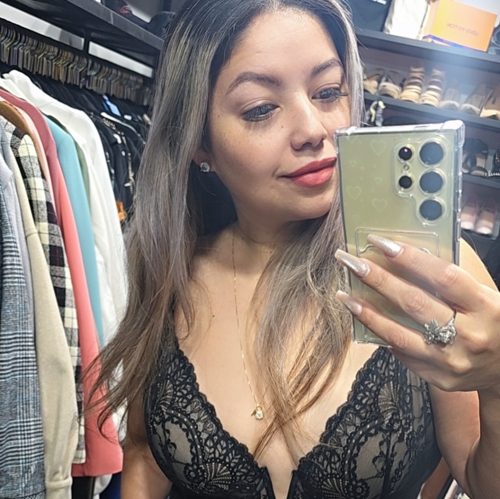 Meet your Posher, Claudia